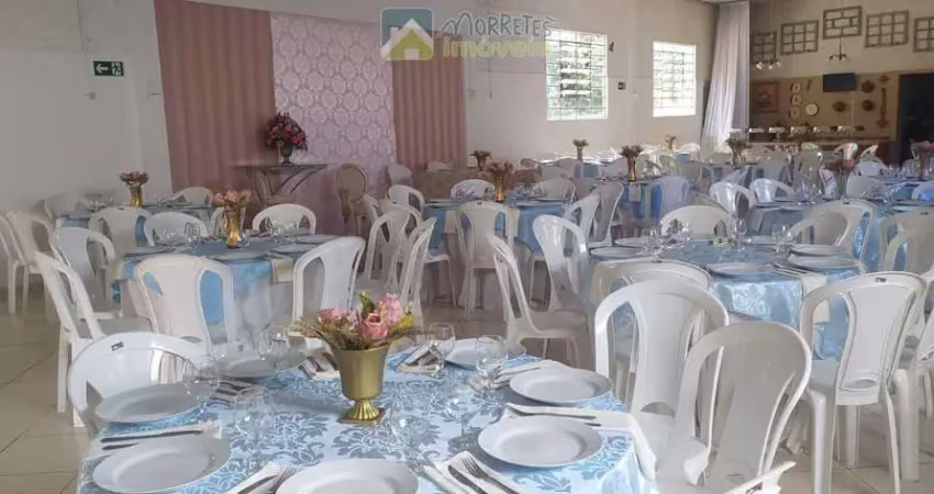 Salão comercial com 410 metros em terreno de  936,54m²  para buffet,  festas e eventos  próximo a faculdade em ibaiti -pr