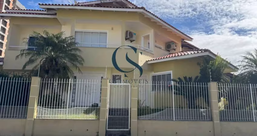 CASA MOBILIADA, COM 3 QUARTOS, 2 VAGAS E ÁREA DE LAZER