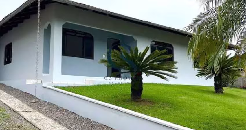 Casa no centro de rodeio/sc – ampla, segura e bem arejada