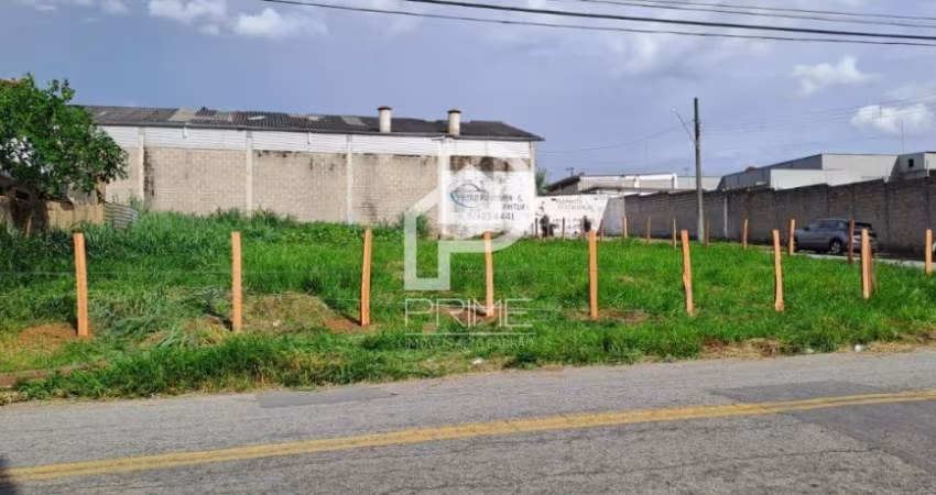 DOIS TERRENOS DE ESQUINA A VENDA NO PARQUE PADUAN