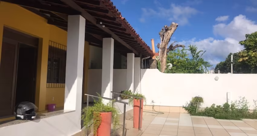 CASA NO ITAIGARA PARA USO COMERCIAL OU RESIDENCIAL