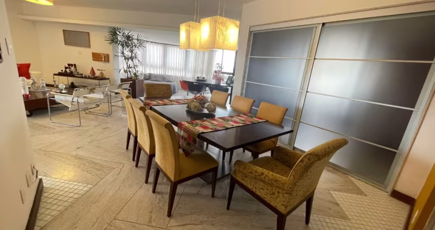 3 SUÍTES COM GABINETE NO MANSÃO HORTO IMPERIAL