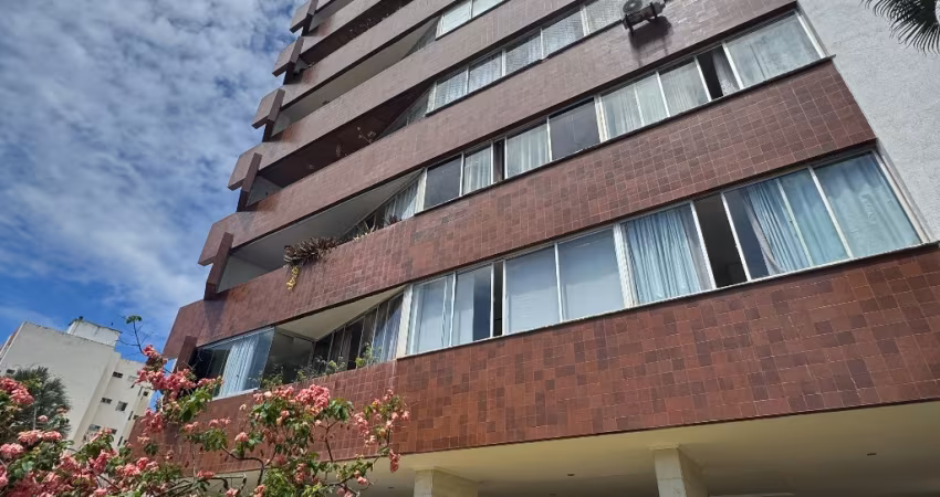 AMPLO 3 QUARTOS NO EDF RIO SOLIMÕES- PRÓXIMO A PRAÇA ANA LÚCIA MAGALHÃES