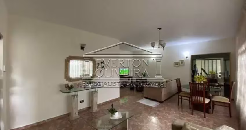 Casa com 3 quartos à venda no Centro, Jacareí 