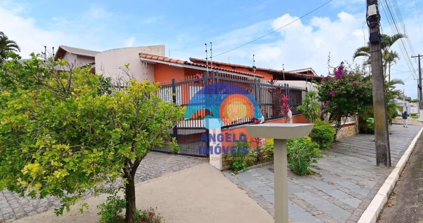Casa com 4 dormitórios à venda, 310 m² por R$ 630.000,00 - Estância São José - Peruíbe/SP