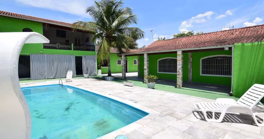 Casa com 3 dormitórios à venda, 200 m² por R$ 900.000,00 - Jardim Beira Mar - Peruíbe/SP