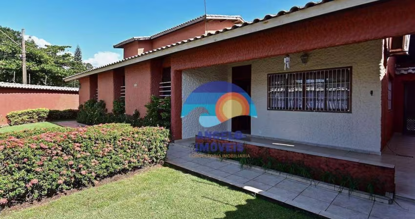 Sobrado a 100 metros da praia com 4 quartos, 271 m²- Centro- Peruíbe/SP