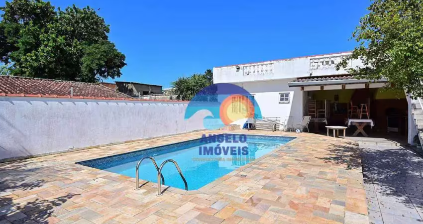 Casa com 3 dormitórios à venda, 227 m² - Centro - Peruíbe/SP