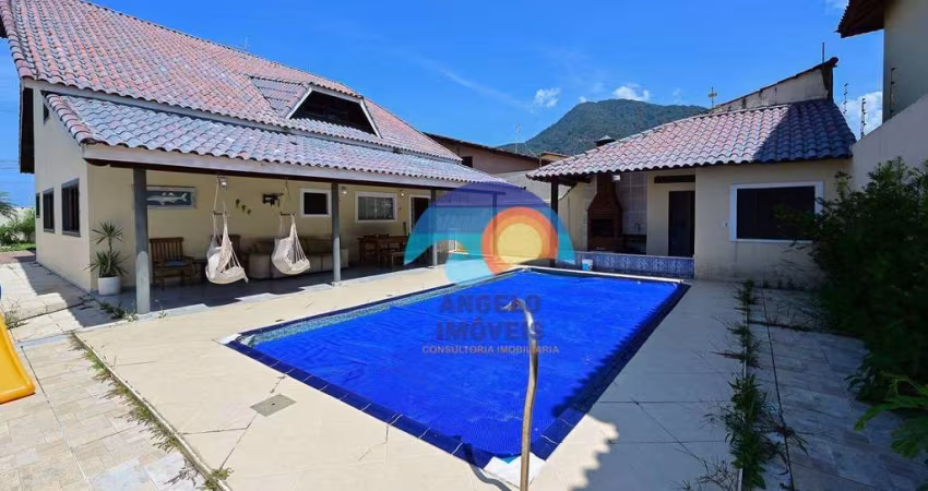 Sobrado com 4 dormitórios à venda, 310 m² por R$ 820.000,00 - Centro - Peruíbe/SP
