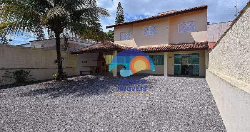 Sobrado com 3 dormitórios à venda, 188 m² por R$ 620.000,00 - Arpoador - Peruíbe/SP