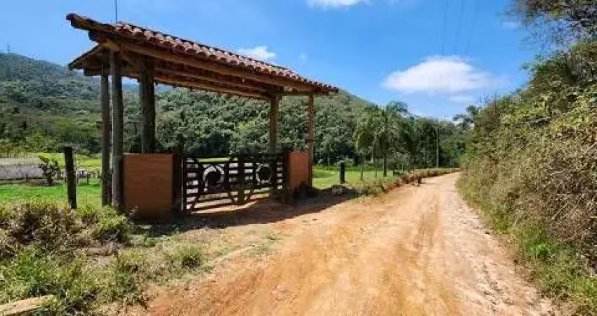 Excelente oportunidade sítio a 3 km do asfalto piracaia -sp