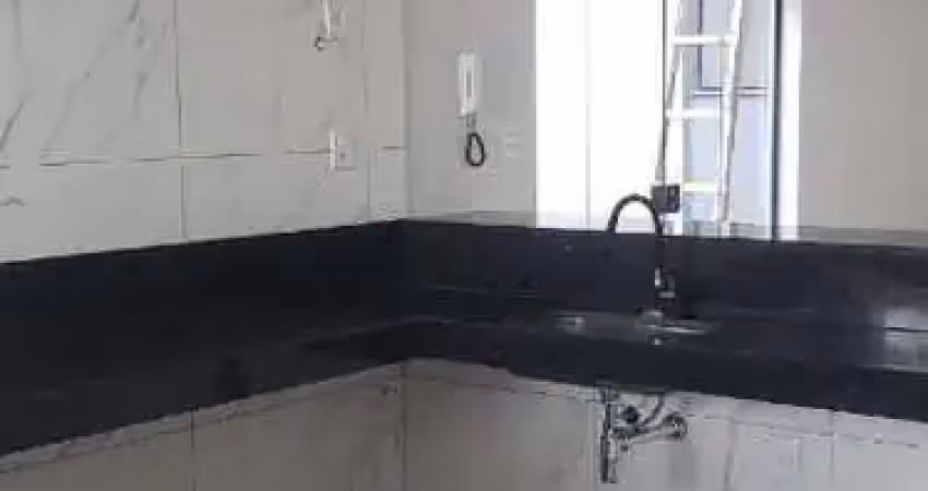 Ótima casa em condomínio a venda no bairro aclimação