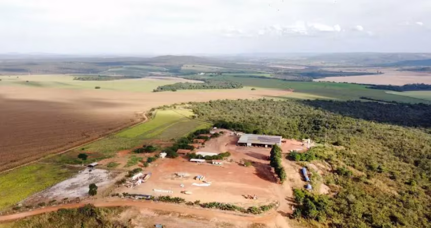 Fazenda a venda entre cristalina e paracatu , uma verdadeira indústria de grãos!