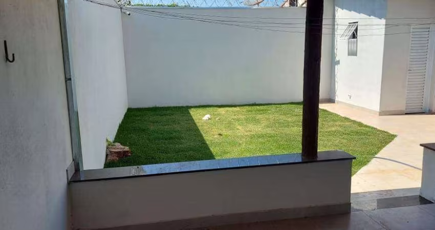 Casa em Condomínio Fechado no Bairro Jardim Holanda