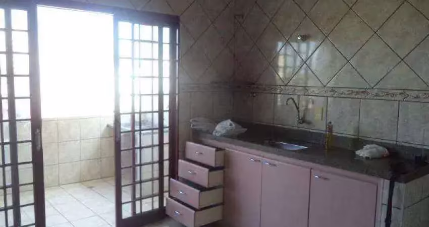 Casa à venda, 6 quartos, 2 suítes, 8 vagas, santa mônica - uberlândia/mg