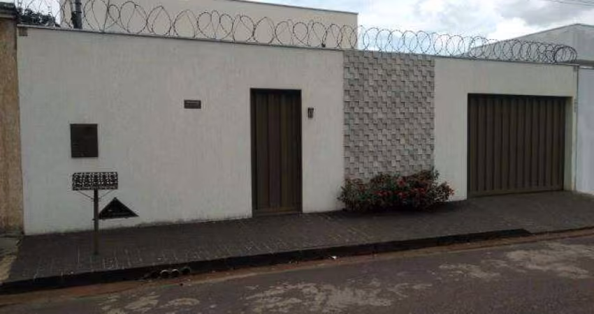 Casa à venda, 3 quartos, 1 suíte, 5 vagas, JARDIM EUROPA - Uberlândia/MG