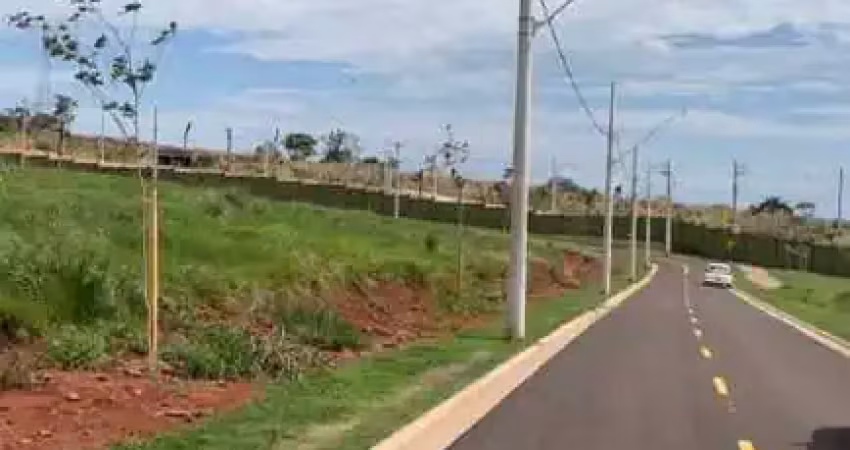 Terreno à venda na Avenida Floriano Peixoto, Granja Marileusa, Uberlândia