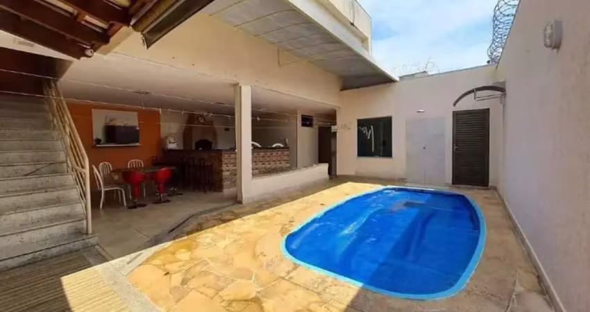 Casa à venda, 4 quartos, 2 suítes, 2 vagas, Brasil - Uberlândia/MG