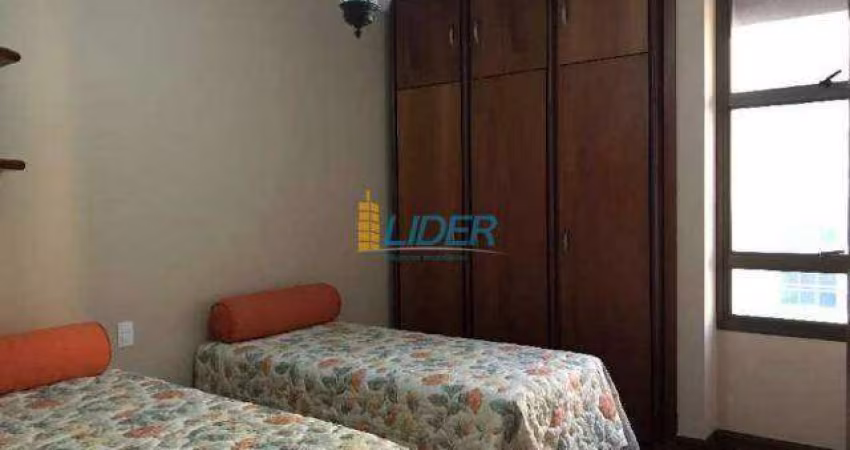 Apartamento à venda, 4 quartos, 1 suíte, 2 vagas, Centro - Uberlândia/MG