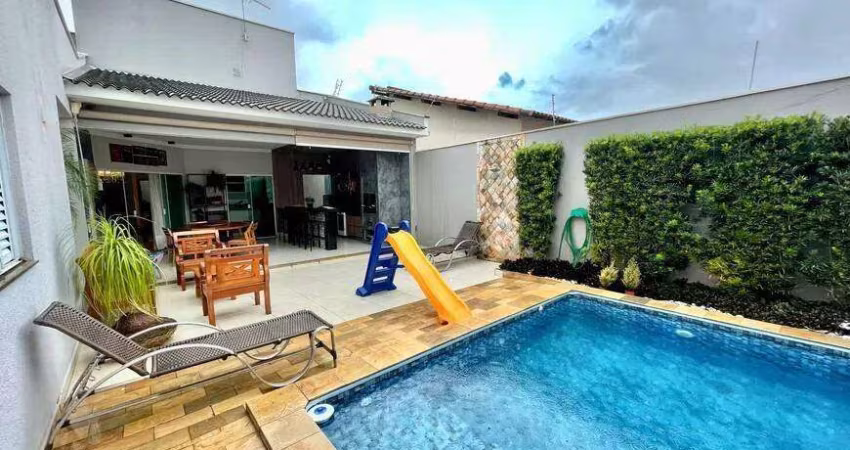 Casa à venda, 3 quartos, 3 suítes, 3 vagas, Santa Mônica - Uberlândia/MG