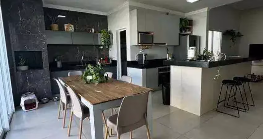 Casa à venda, 3 quartos, 3 suítes, 4 vagas, CIDADE JARDIM - Uberlândia/MG