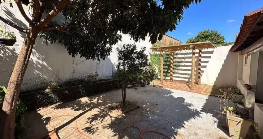 Casa à venda, 4 quartos, 2 suítes, 4 vagas, Brasil - Uberlândia/MG