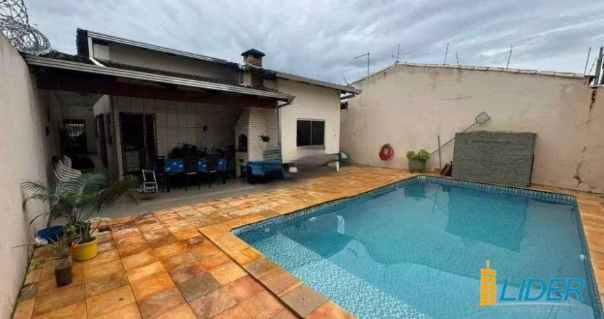 Casa à venda, 3 quartos, 1 suíte, 3 vagas, Segismundo Pereira - Uberlândia/MG