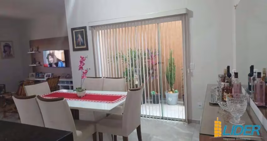 Casa à venda, 3 quartos, 1 suíte, pampulha - uberlândia/mg