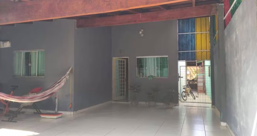 Casa à venda, 4 quartos, 1 suíte, 2 vagas, JARDIM PATRICIA - Uberlândia/MG