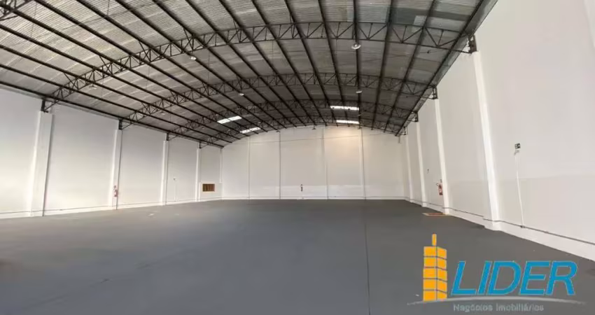 Barracão com 932m² - amplo, bem localizado e pronto para o seu negócio!