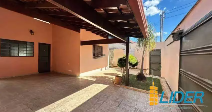Casa à venda, 3 quartos, 2 vagas, jardim holanda - uberlândia/mg