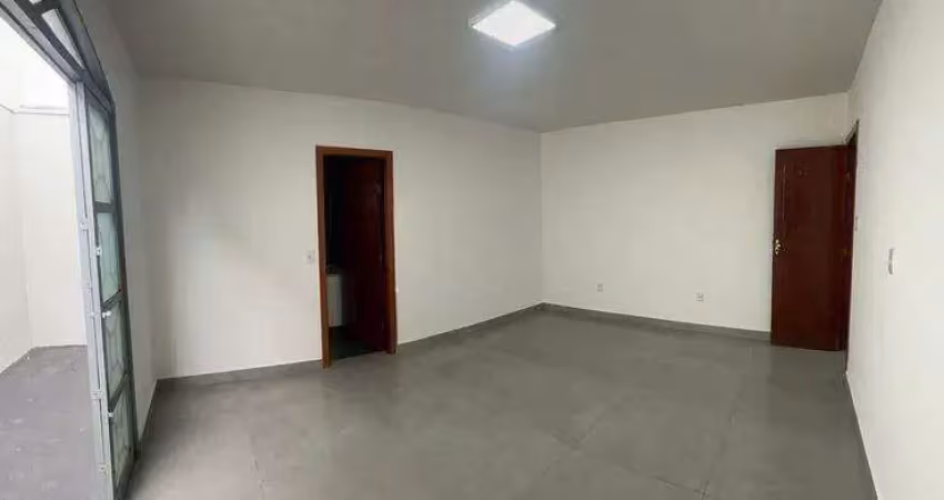Casa com 2 quartos para alugar na Alameda Antônio Carlos Vieira da Cunha, Granada, Uberlândia