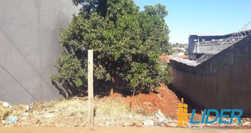 Excelente terreno residencial/comercial com 360,00m2 à venda em em localização privilegiada no bairro osvaldo