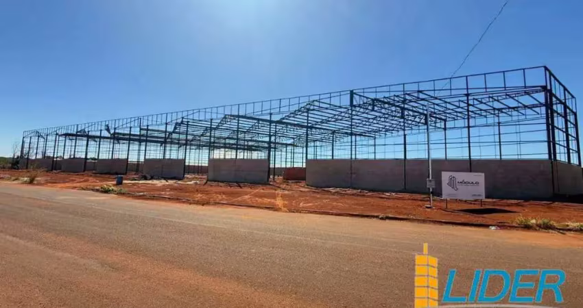 Excelente barracão comercial/industrial, com 4.299m2 de construção em área de 6.000m2 à venda no centro empresarial leste