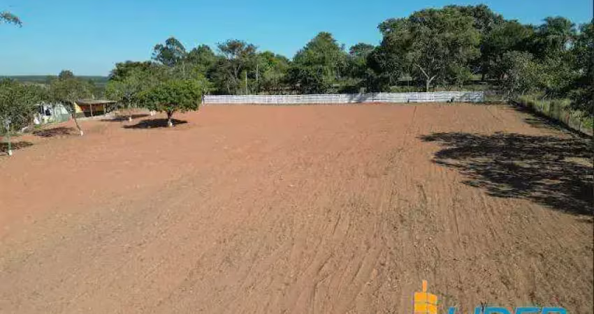 Excelente chácara com área de 5.750m2 à venda no chácaras oliveiras