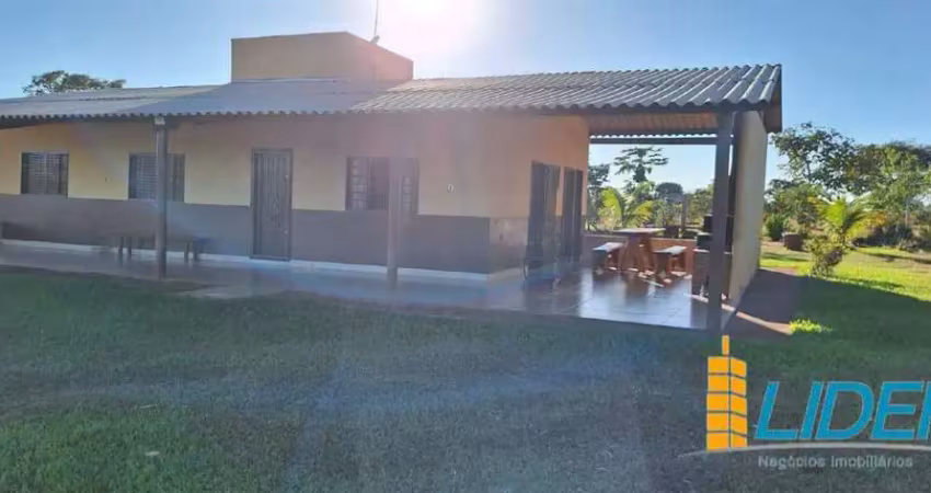 Excelente chácara com 24.000m2 de área à venda próxima a cachoeira rio das pedras