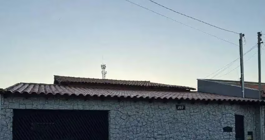 Bela casa térrea com 230m2 de construção em terreno de 250m2 à vanda no bairro morumbi