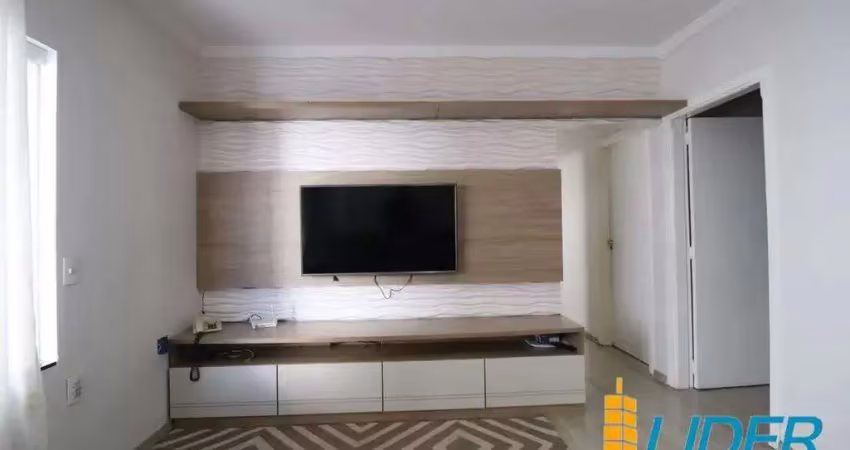 Casa com 4 quartos para alugar na Rua Tribuna, Laranjeiras, Uberlândia