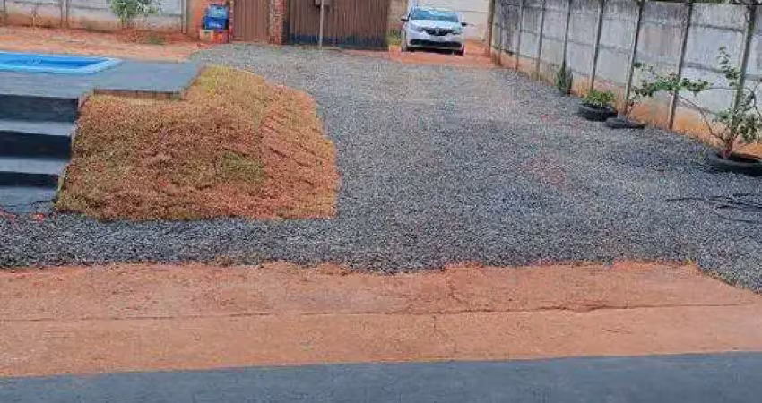 Excelente chácara com 1.000m2 de área, contendo uma casa e área de lazer à venda no bairro morada nova