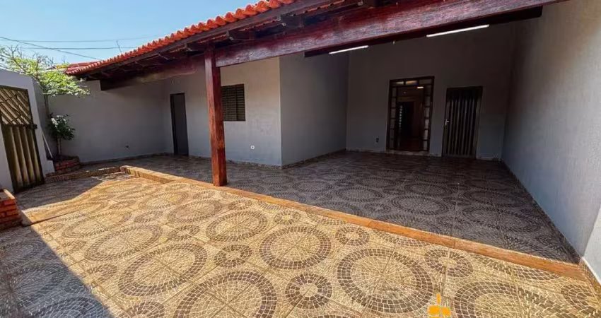 Bela casa térrea com 187m2 de construção em terreno de 240m2 à venda no bairro planalto