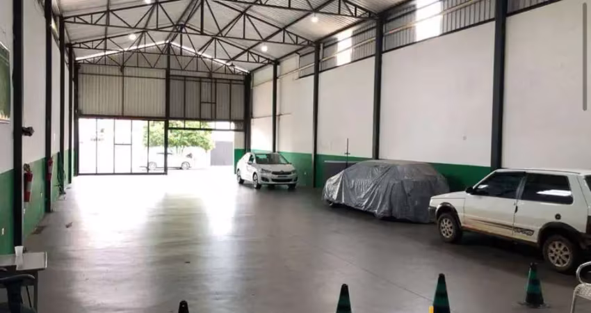 Excelente galpãp comercial com 400,00m2 de construção à venda em localização privilegiada no bairro nossa senhora aparecida