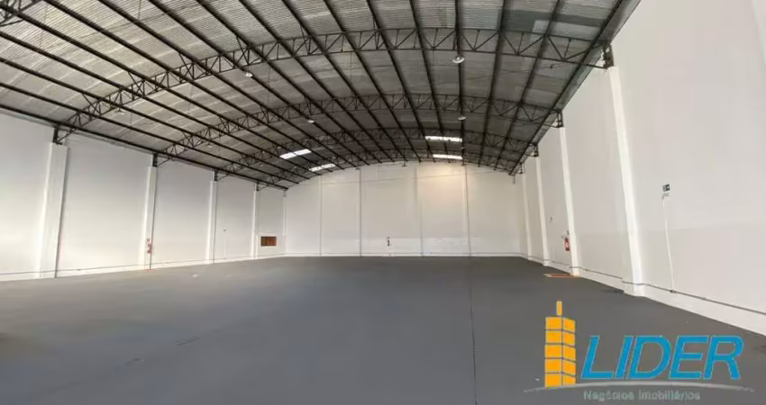 Barracão com 932m² - amplo, bem localizado e pronto para o seu negócio!