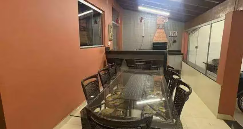 Casa com 2 quartos para alugar na Avenida Doutor Jaime Ribeiro da Luz, Santa Mônica, Uberlândia