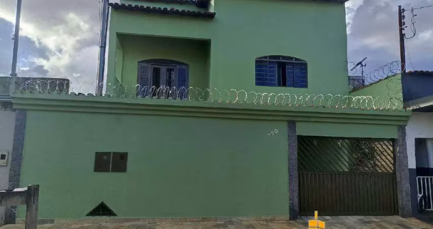 Excelente sobrado comercial que também serve para alojamento