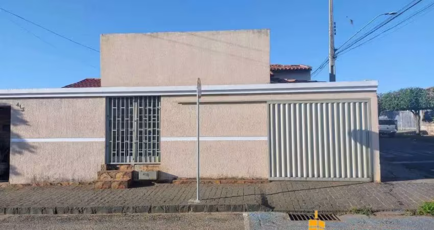 Excelente casa com cômodo comercial na frente com 163,66m2 de construção em terreno de 270m2 à venda no bairro tubalina