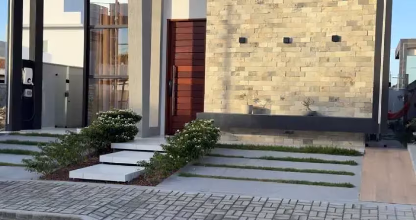 CASA EM CONDOMÍNIO FECHADO