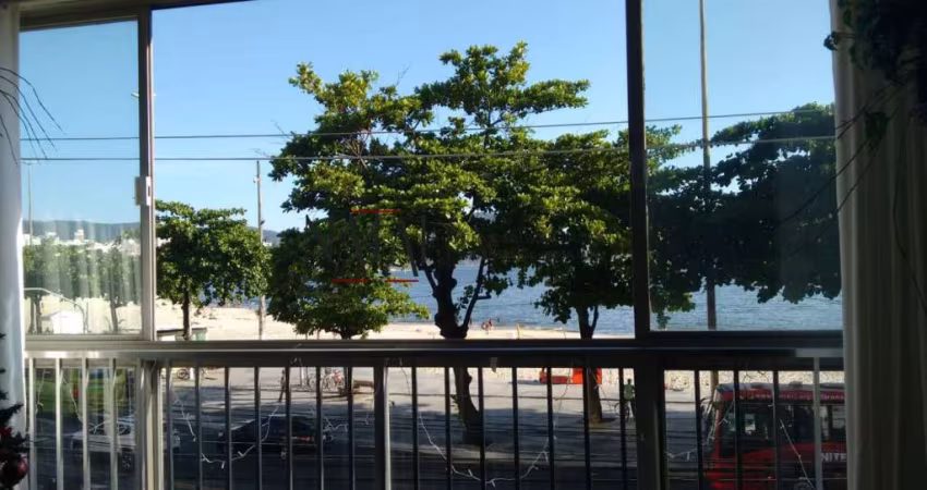 Vendo lindo Ap com 197m  vista Mar em Icaraí 03 qtos, 01 suite, 01 vaga.