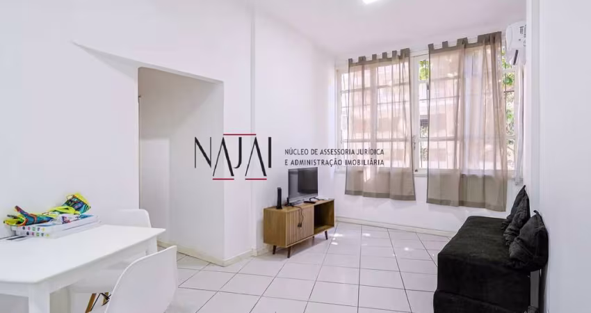 Vendo apto reformado com 51m 02 quartos-Rua Paissandu-Flamengo-Rj.
