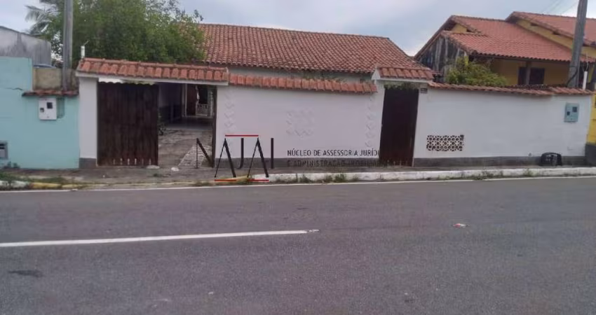 CASA COM PISCINA EM BARRA DE MARICA