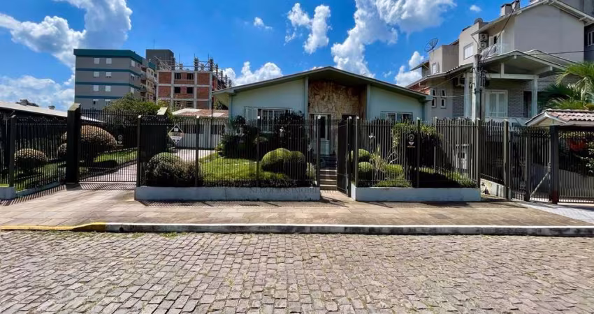 Casa à Venda em Carlos Barbosa: 3 Dormitórios e 144m²